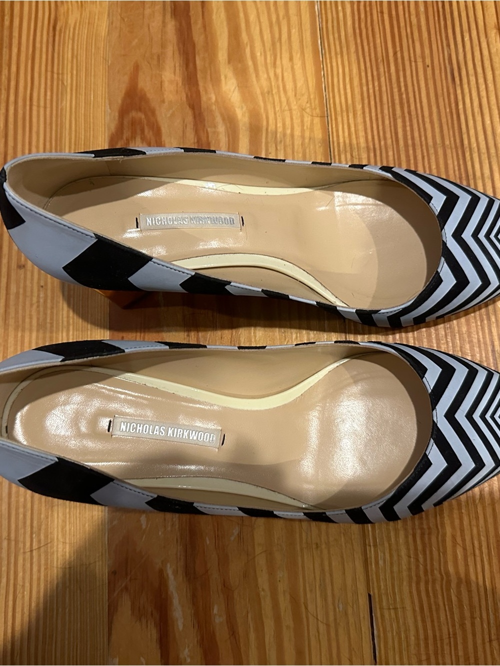 Nicholas Kirkwood Black and White Chevron Pointed Ballet Flats